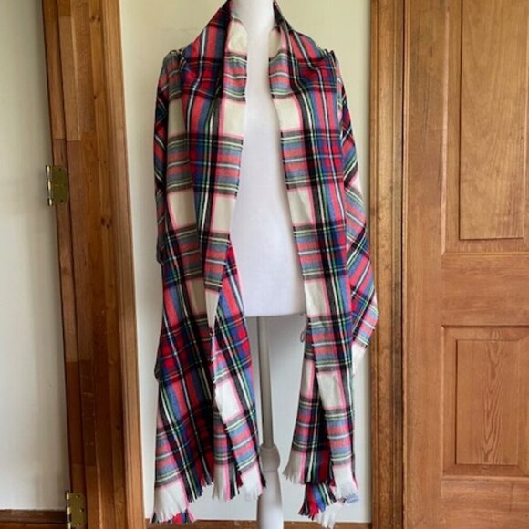 GAP Oversized Cozy Frayed Soft Red Green Plaid Scarf @ 83" x 25" - Picture 3 of 13